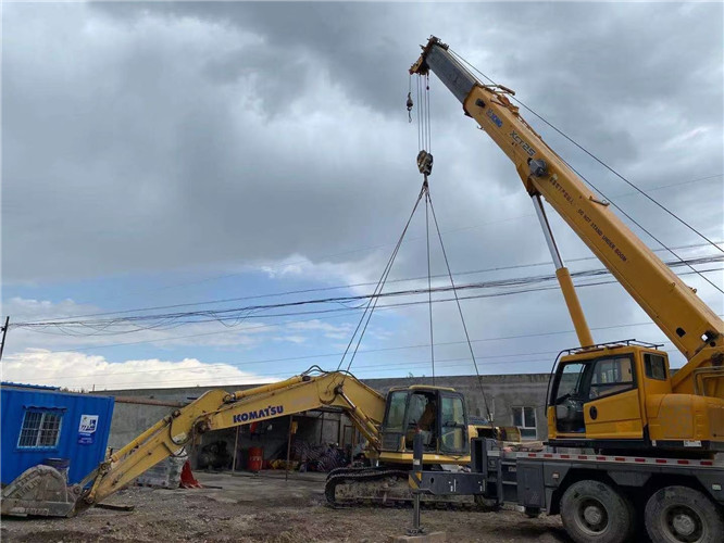 嘉禾县25吨吊车的工作半径是多少？