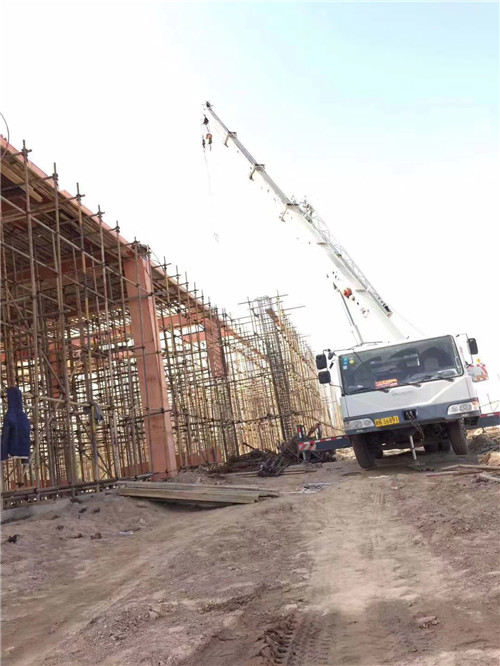 嘉禾县吊车作业的安全注意事项有哪些？